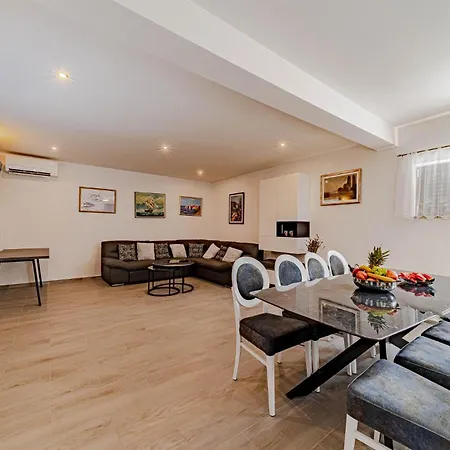 Holiday home Stunning In With Wifi *