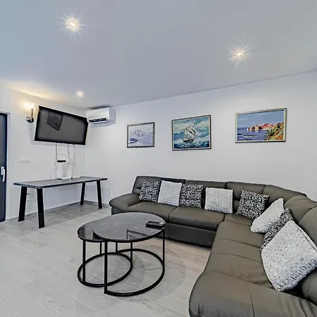 Holiday home Pet Friendly In With Kitchen *