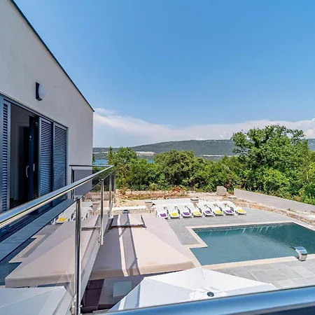 Pet Friendly In With Kitchen * Duba Stonska