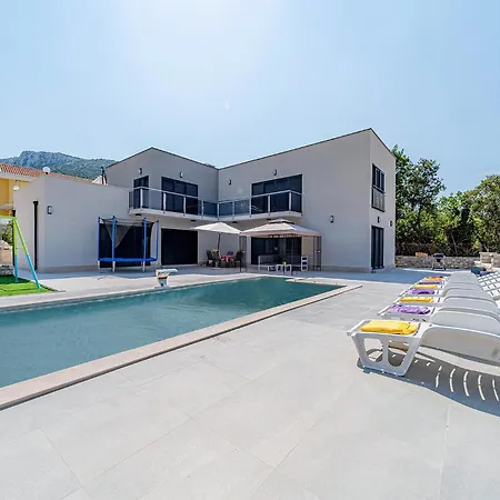 Pet Friendly In With Kitchen Holiday home *