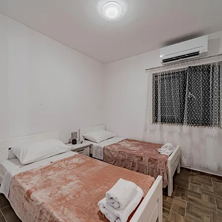Holiday home Pet Friendly In With Kitchen *