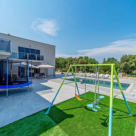 Pet Friendly In With Kitchen Holiday home *