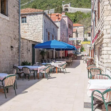 Holiday home Pet Friendly In With Kitchen Duba Stonska